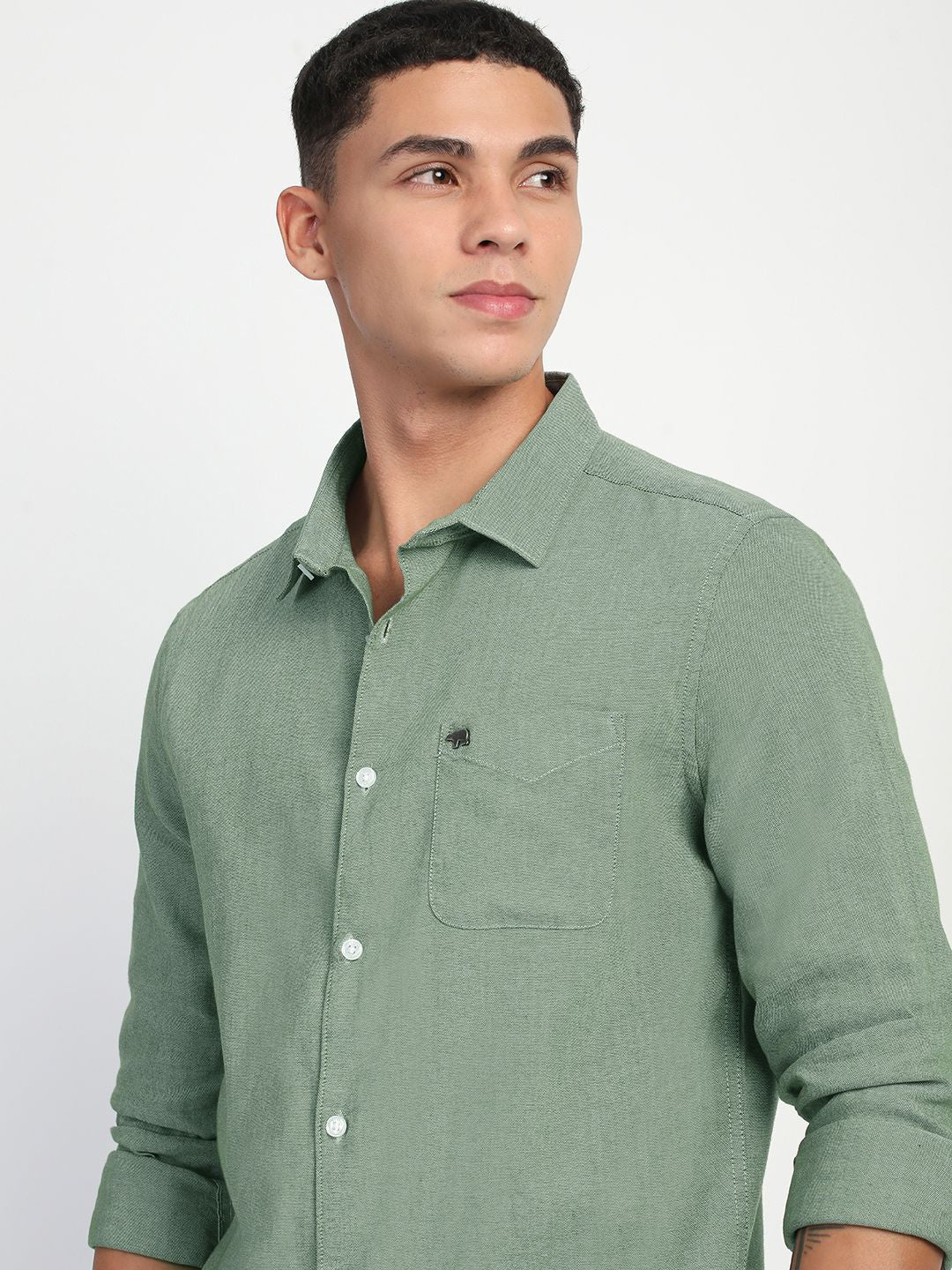 THE BEAR HOUSE Men Solid Cotton Slim Fit Casual Shirt