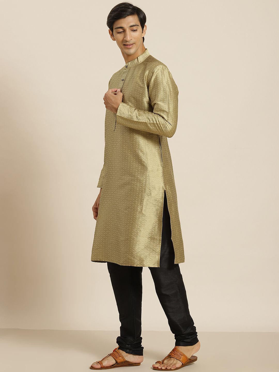 SOJANYA Men Golden Woven Design Kurta