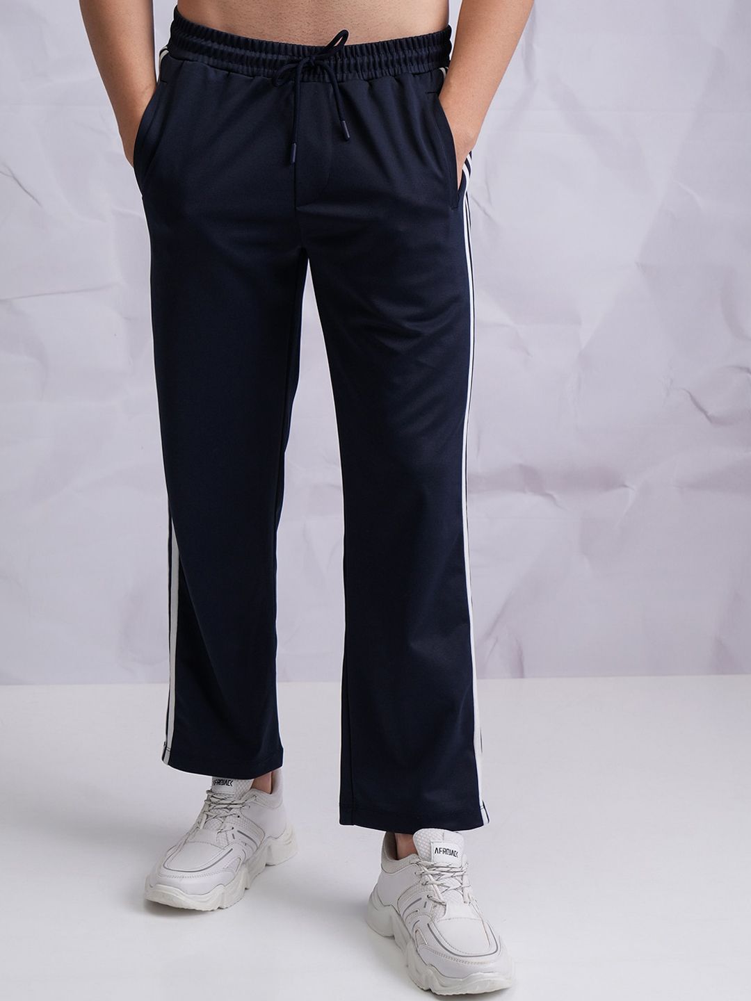 HIGHLANDER High Neck Sweatshirt & Trouser