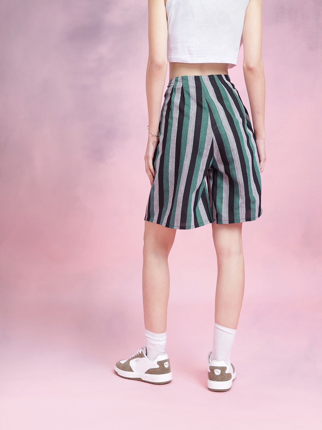 DressBerry Women Vertical Striped Slubbed Shorts
