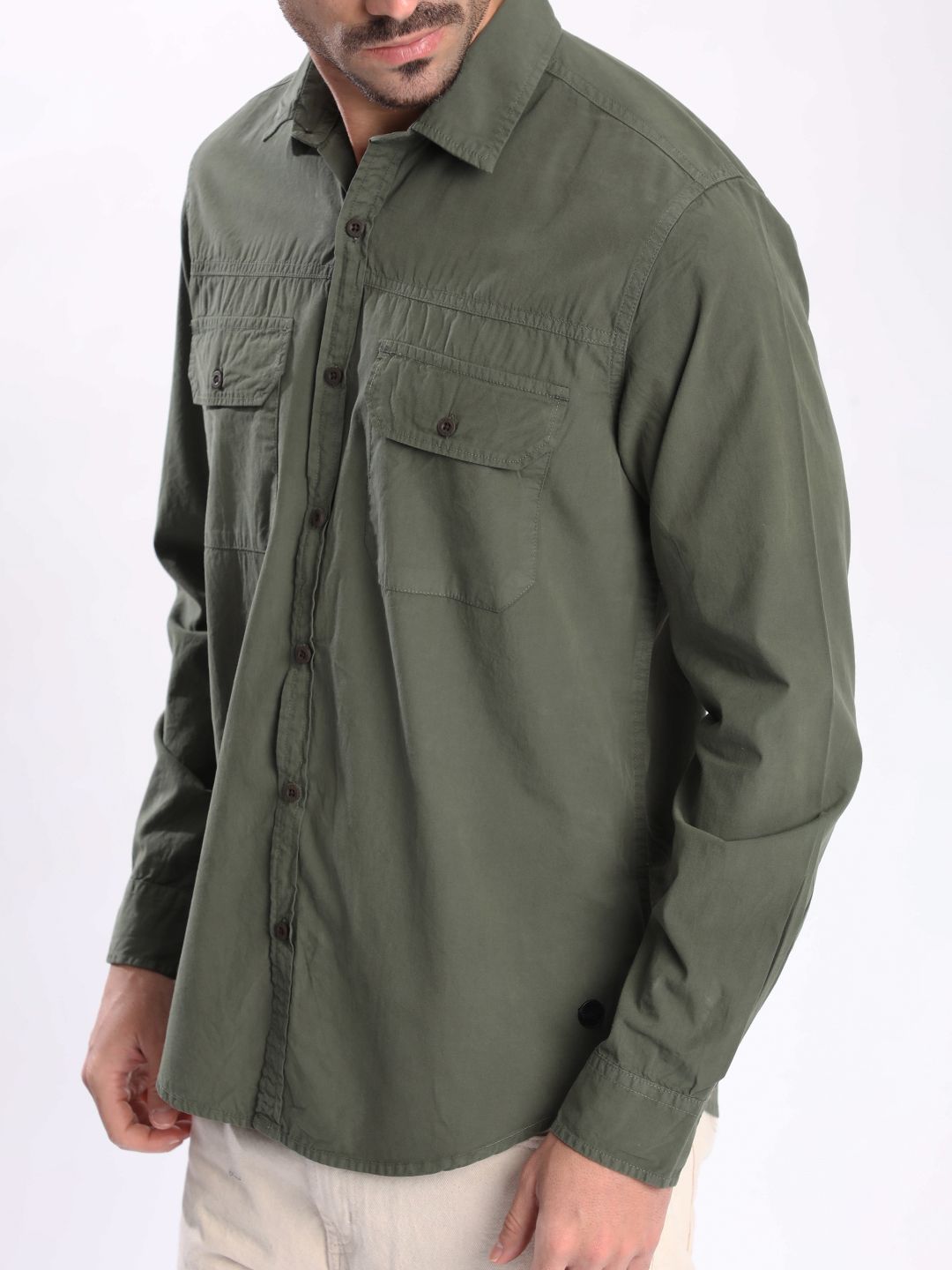 Bene Kleed Men Solid Spread Collar Cotton Casual Shirt