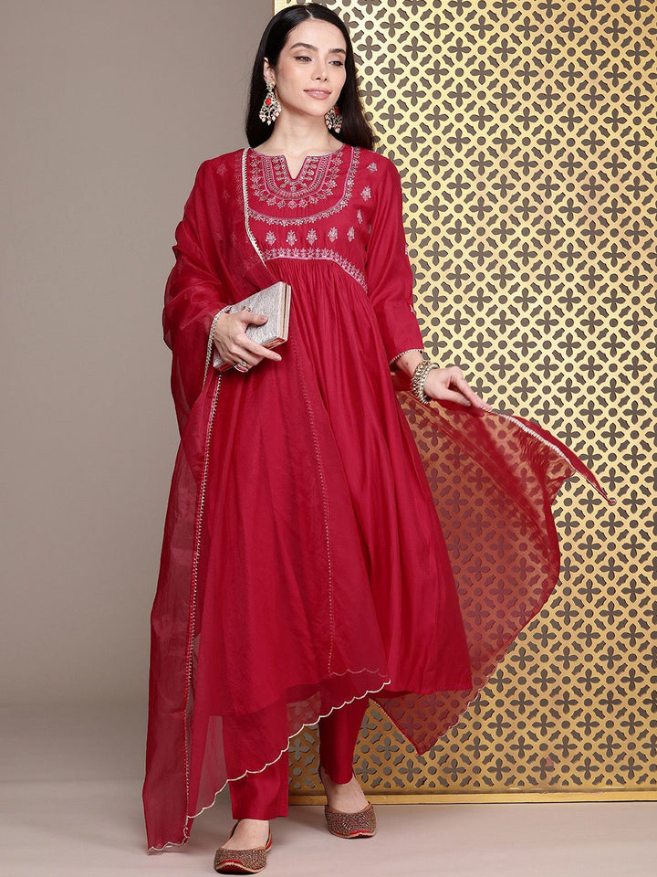 House of Pataudi Jashn Yoke Design Zari Work A-Line Kurta With Trousers & Dupatta
