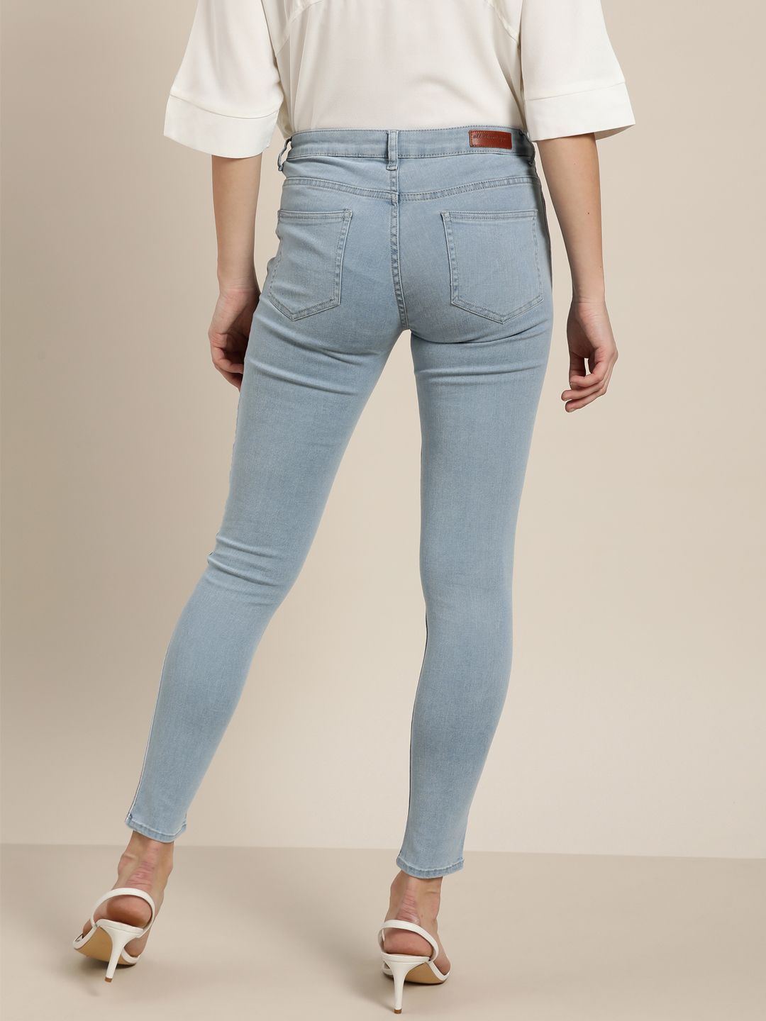 all about you Women Blue Skinny Fit Mid-Rise Clean Look Stretchable Cropped Jeans