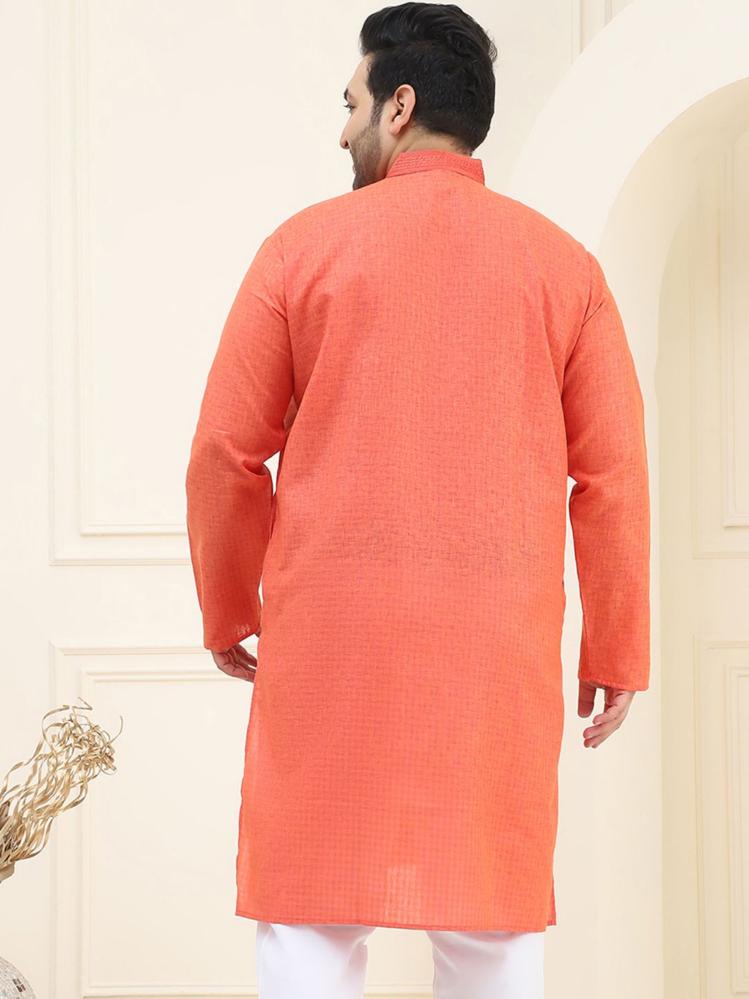 SOJANYA PLUS Lelaki Coral Orange Kurta Lurus Kapas Semak Sendiri