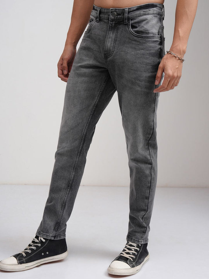 HIGHLANDER Men Grey Tapered Fit Mid-Rise Clean Look Jeans