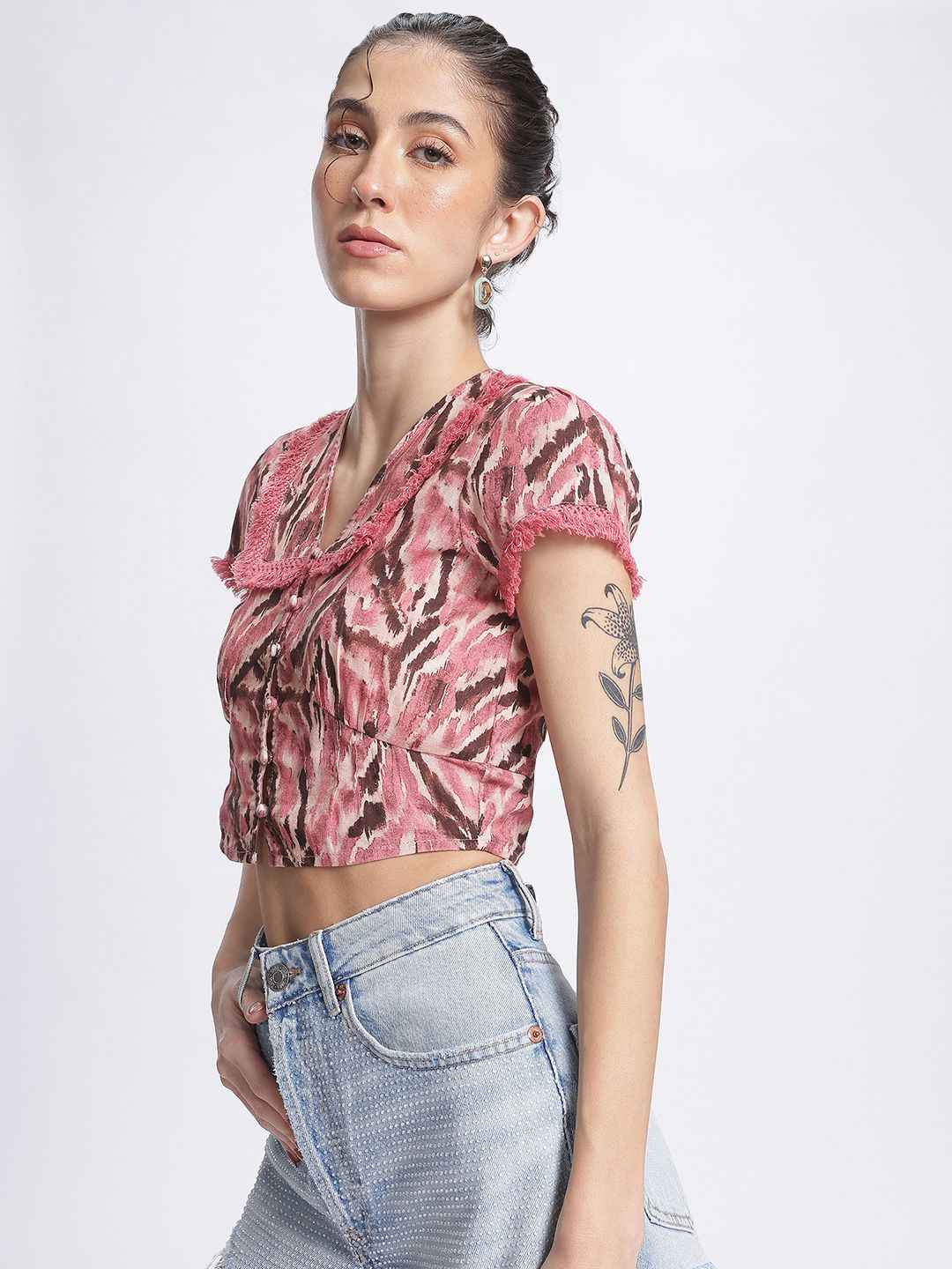 DressBerry Boho Chic Fringed Hem Shirt-Style Top