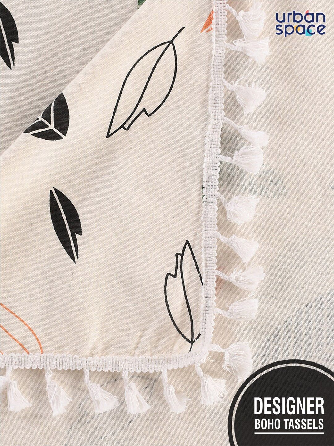URBAN SPACE White & Black Printed Pure Cotton 4-Seater Table Cover