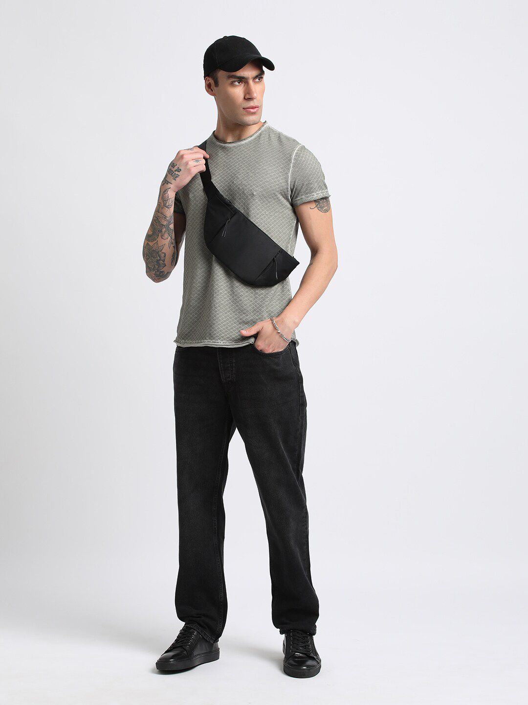 THE BEAR HOUSE Slim Fit Geometric Printed Raw Edge Pure Cotton T-shirt