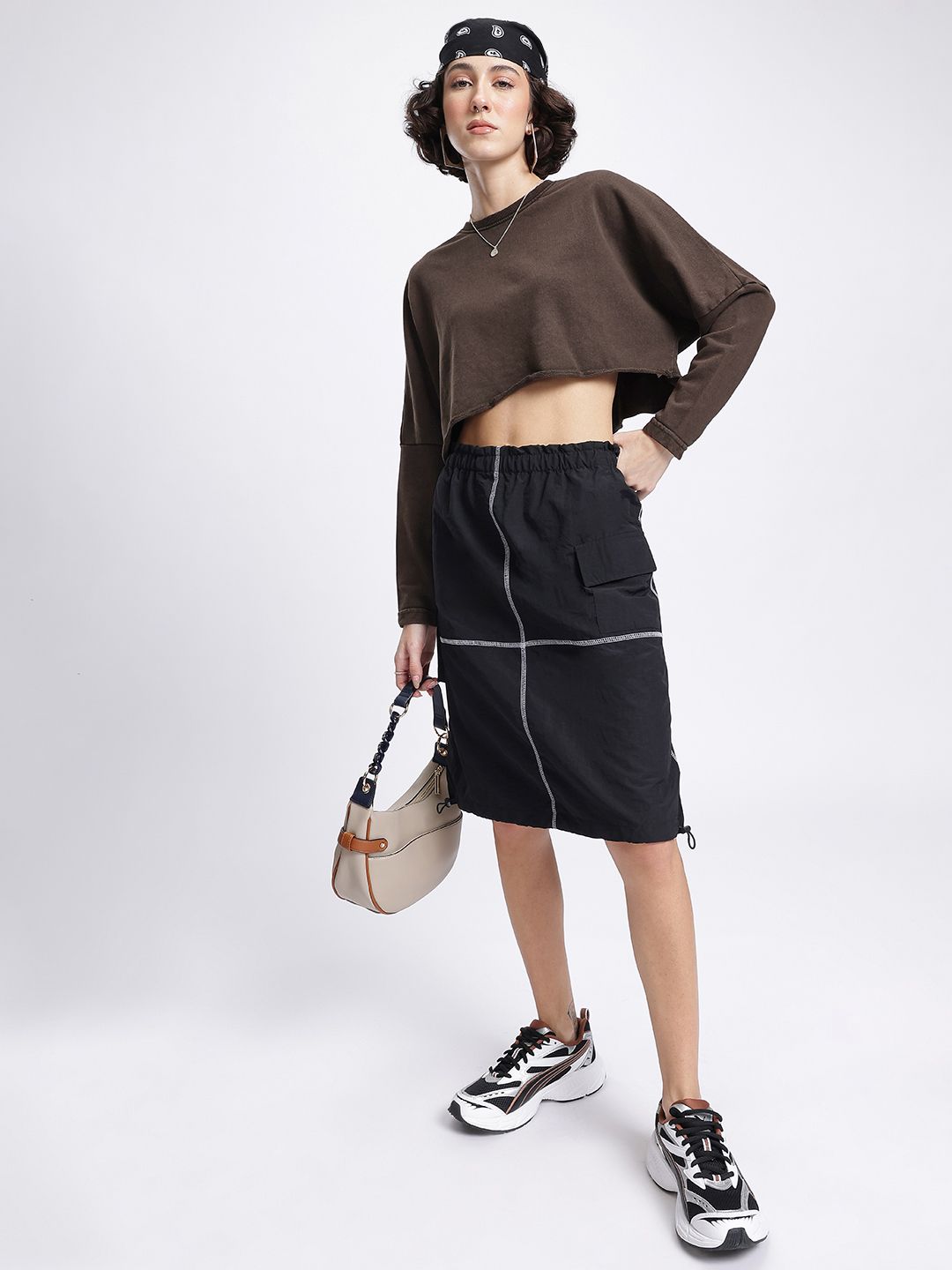 DressBerry Solid Long Sleeves Cropped Sweatshirt