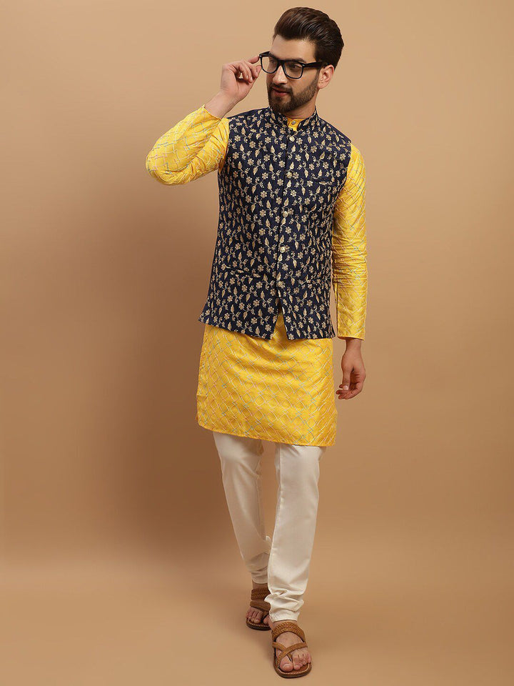 SOJANYA Kurta Biasa Sulam Geometrik Dengan Jaket Churidar & Nehru