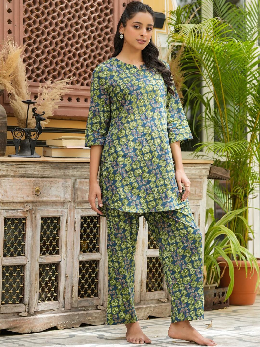 SANSKRUTIHOMES Green & Blue Ethnic Motifs Printed Pure Cotton Night Suit