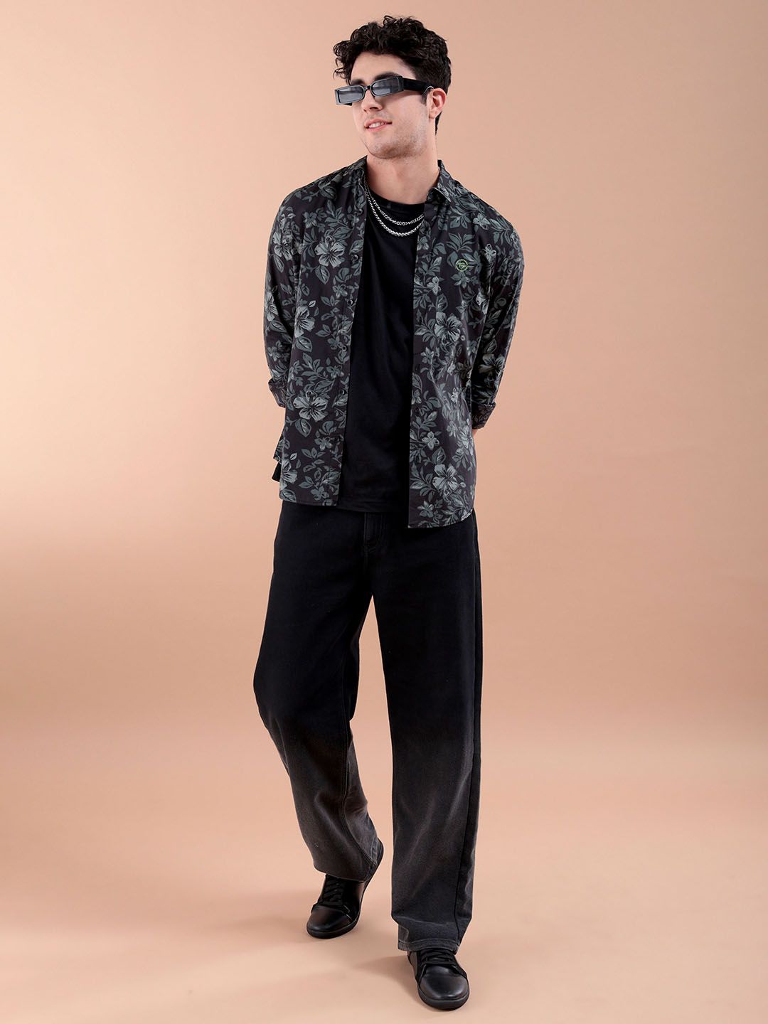 The Indian Garage Co Men Black & Grey Slim Fit Floral Printed Casual Shirt