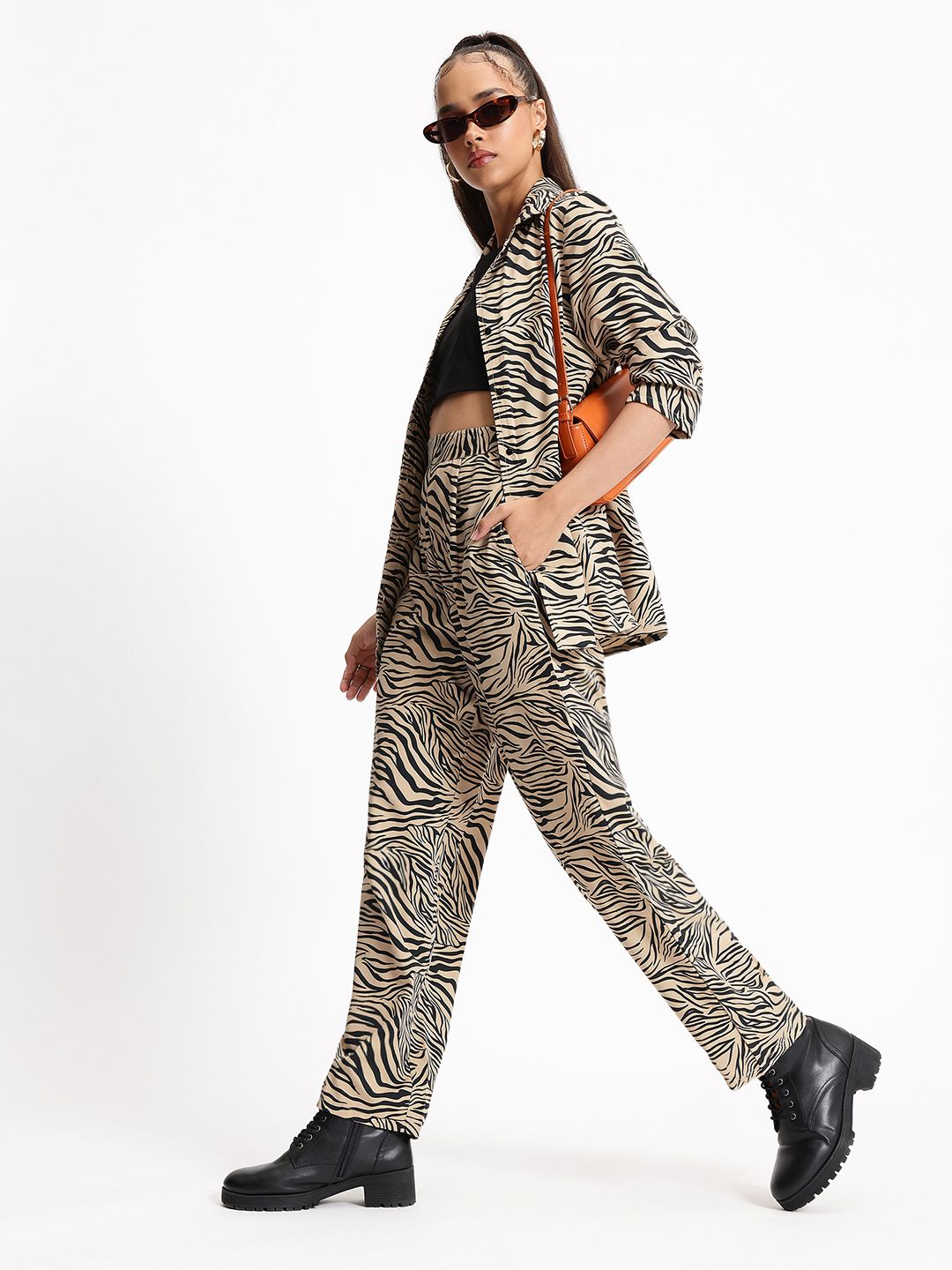 DressBerry Women Exotic Edge Animal Print Flared Trousers