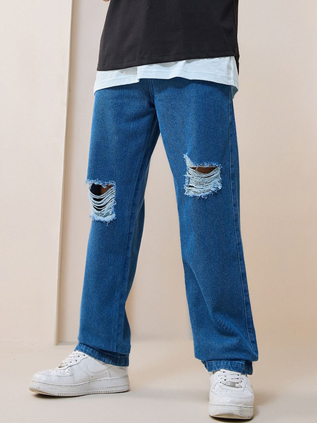 Bewakoof Men High-Rise Mildly Distressed Light Fade Organic Cotton Baggy Jeans