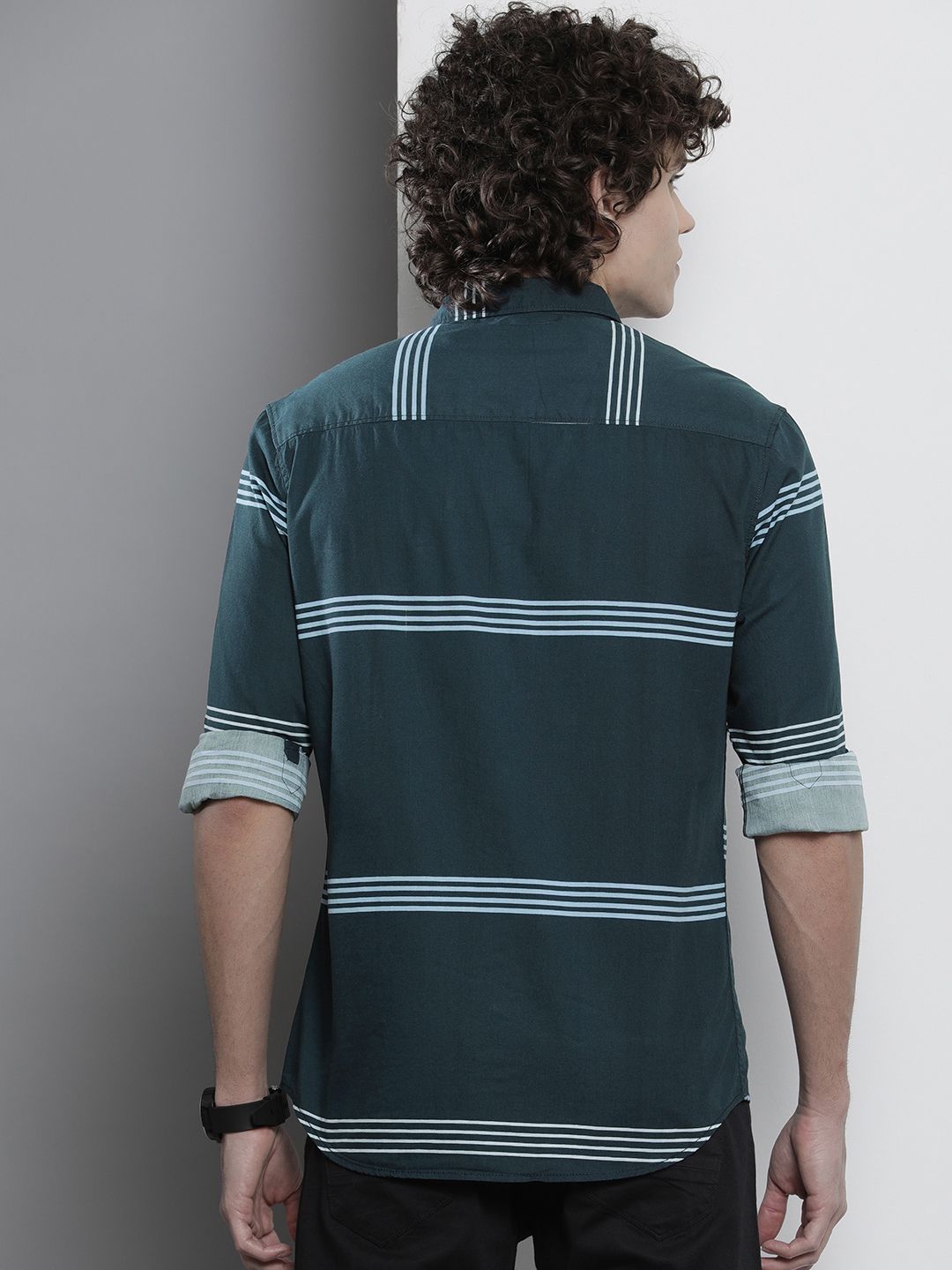 The Indian Garage Co Men Regular Fit Striped Casual Shirt