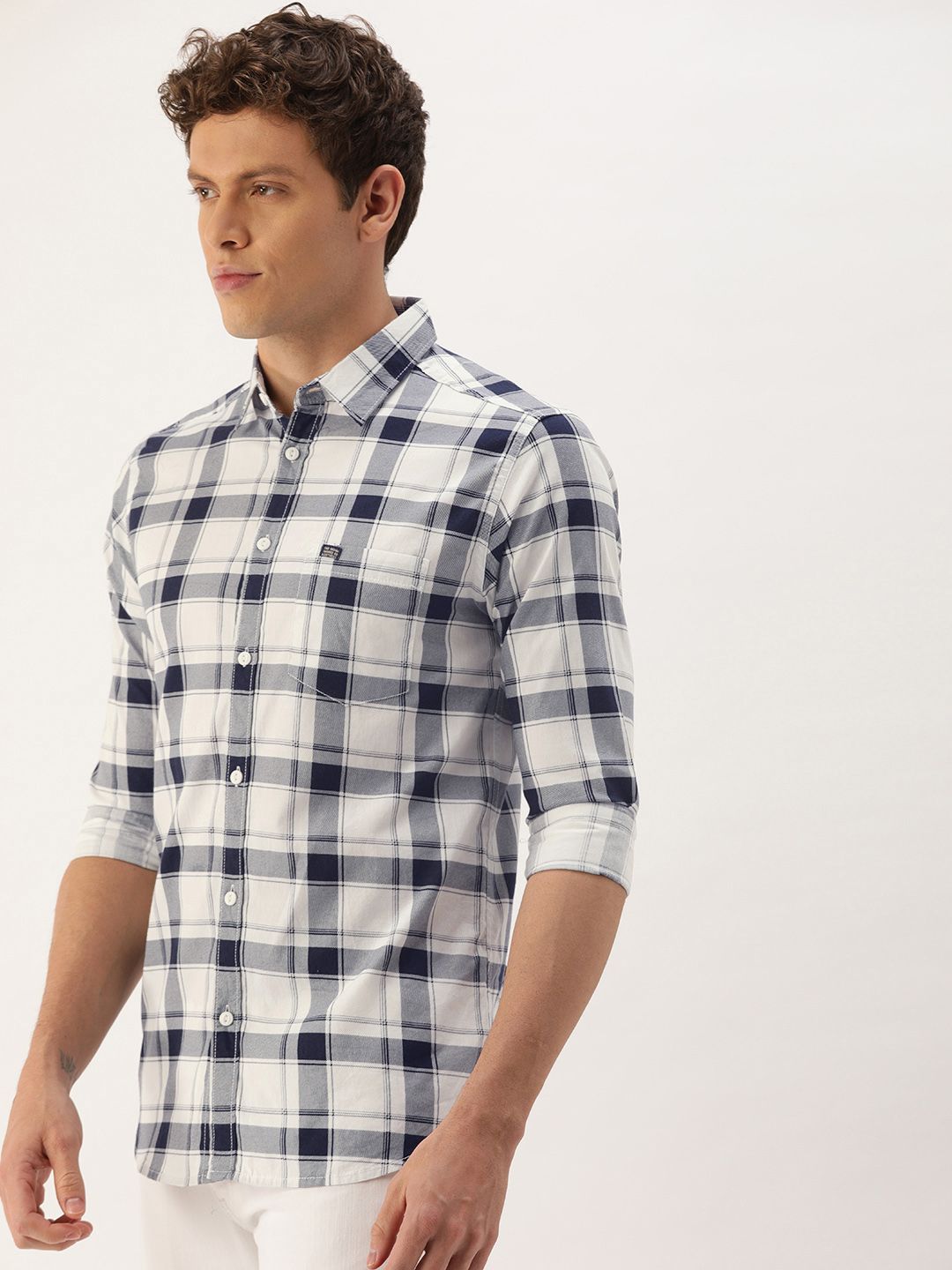 The Indian Garage Co Men Navy Blue & White Slim Fit Checked Casual Shirt