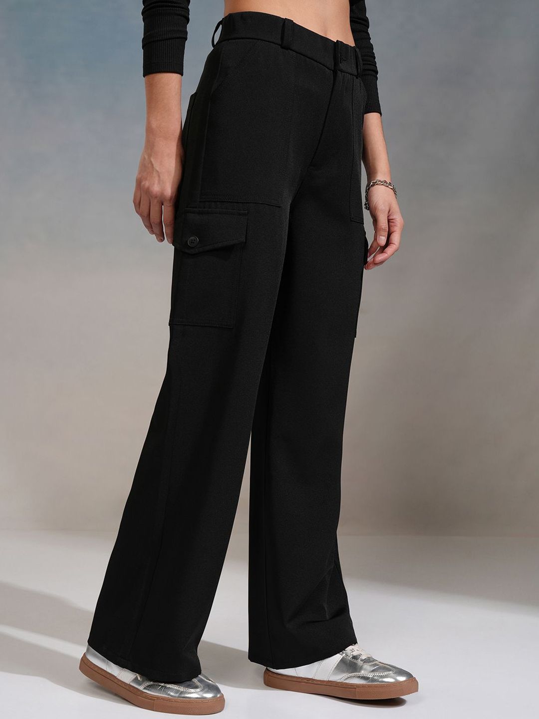 Street By Tokyo Talkies Women Straight Fit High-Rise Cargos Trousers