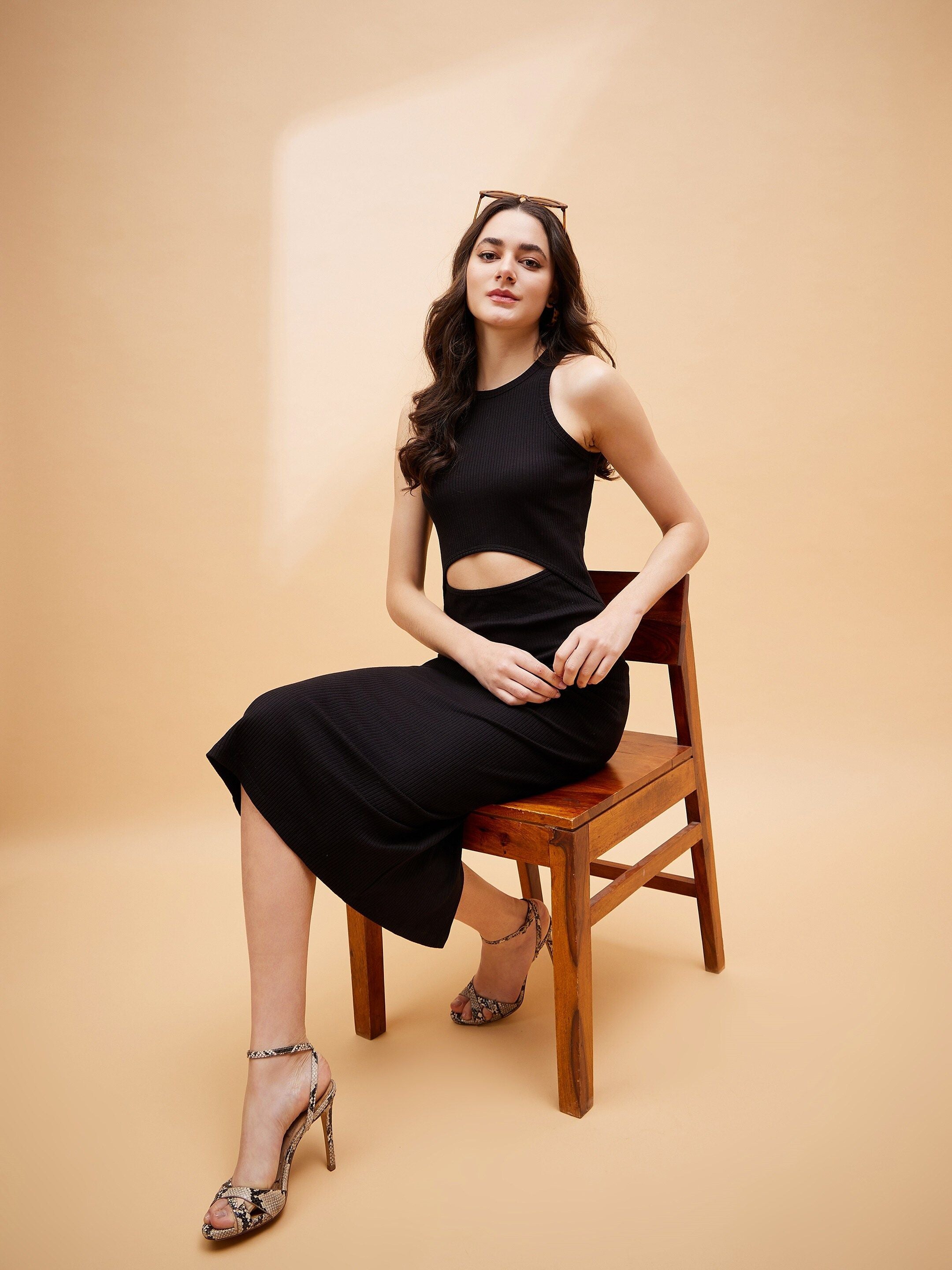 SASSAFRAS BASICS Cutout Bodycon Midi Dress