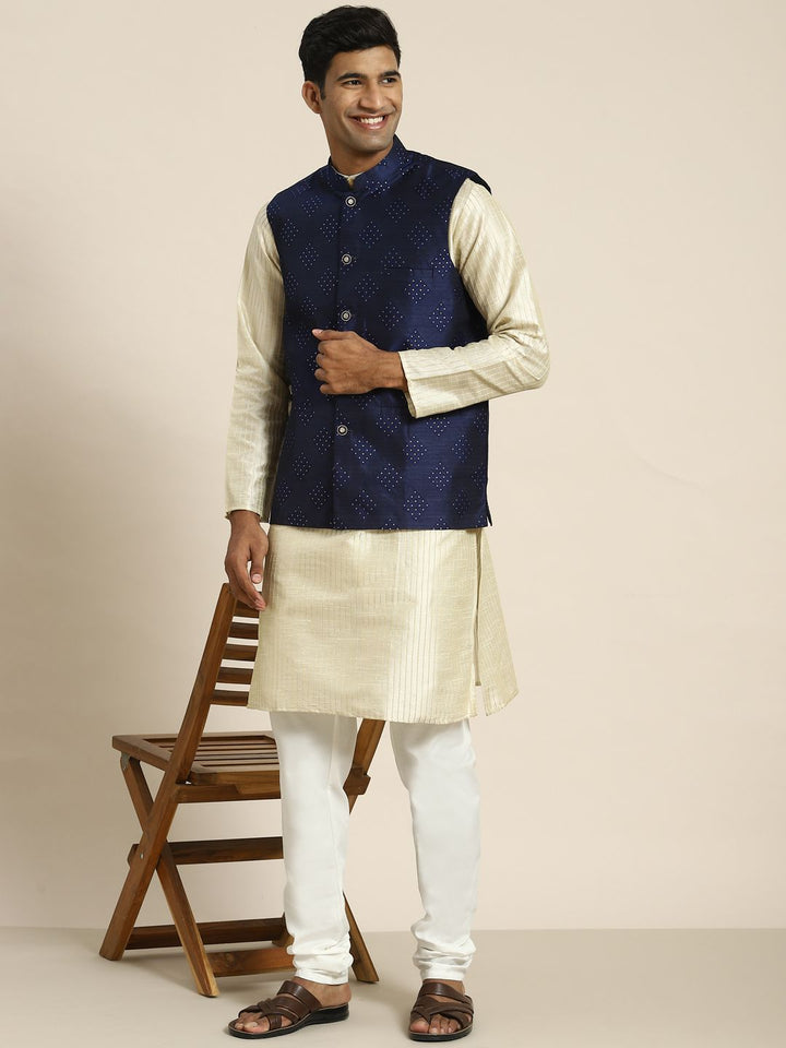 SOJANYA Kurta Rekaan Tenunan Lelaki dengan Churidar dengan Jaket Nehru