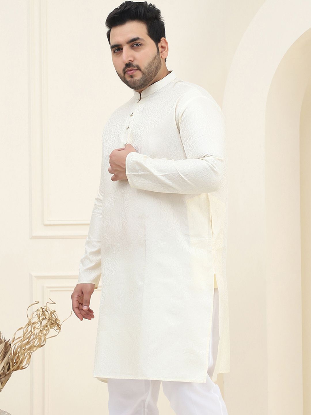 SOJANYA PLUS Men Cream-Coloured Ethnic Motifs Jacquard Kurta