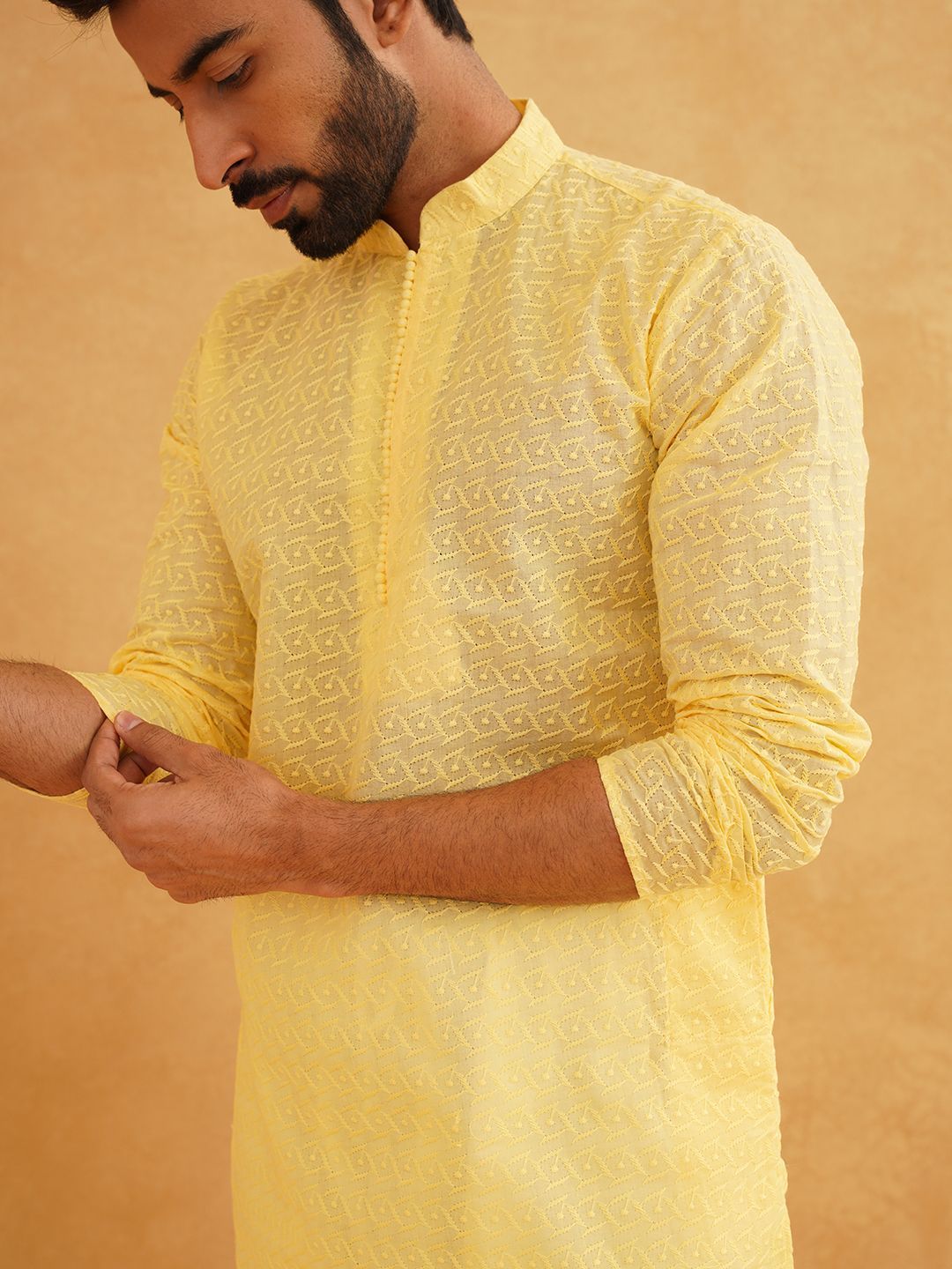 SOJANYA Geometric Embroidered Thread Work Mandarin Collar Pure Cotton Straight Kurta