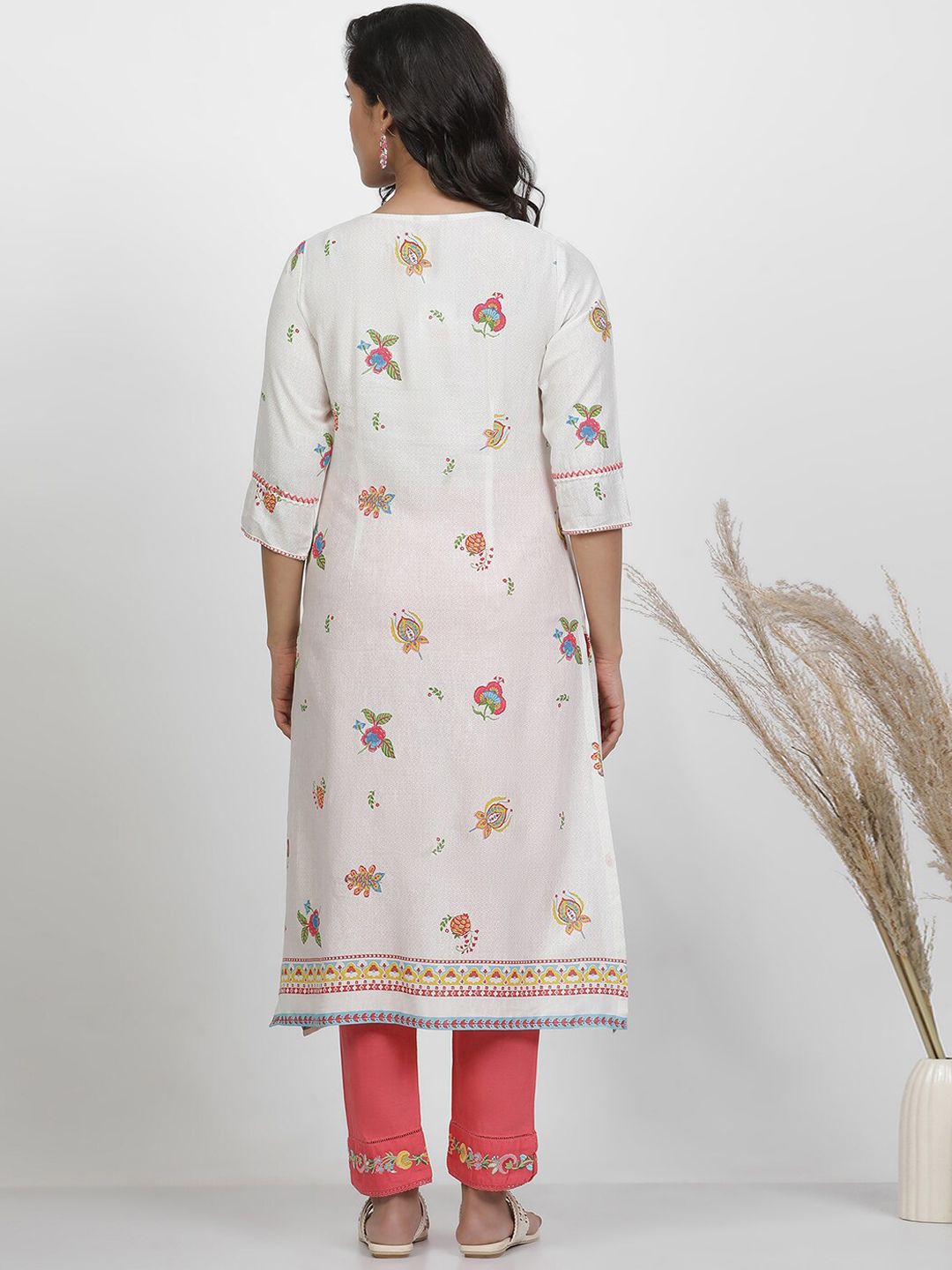 W Floral Printed Keyhole Neck Regular Kurta with Trousers