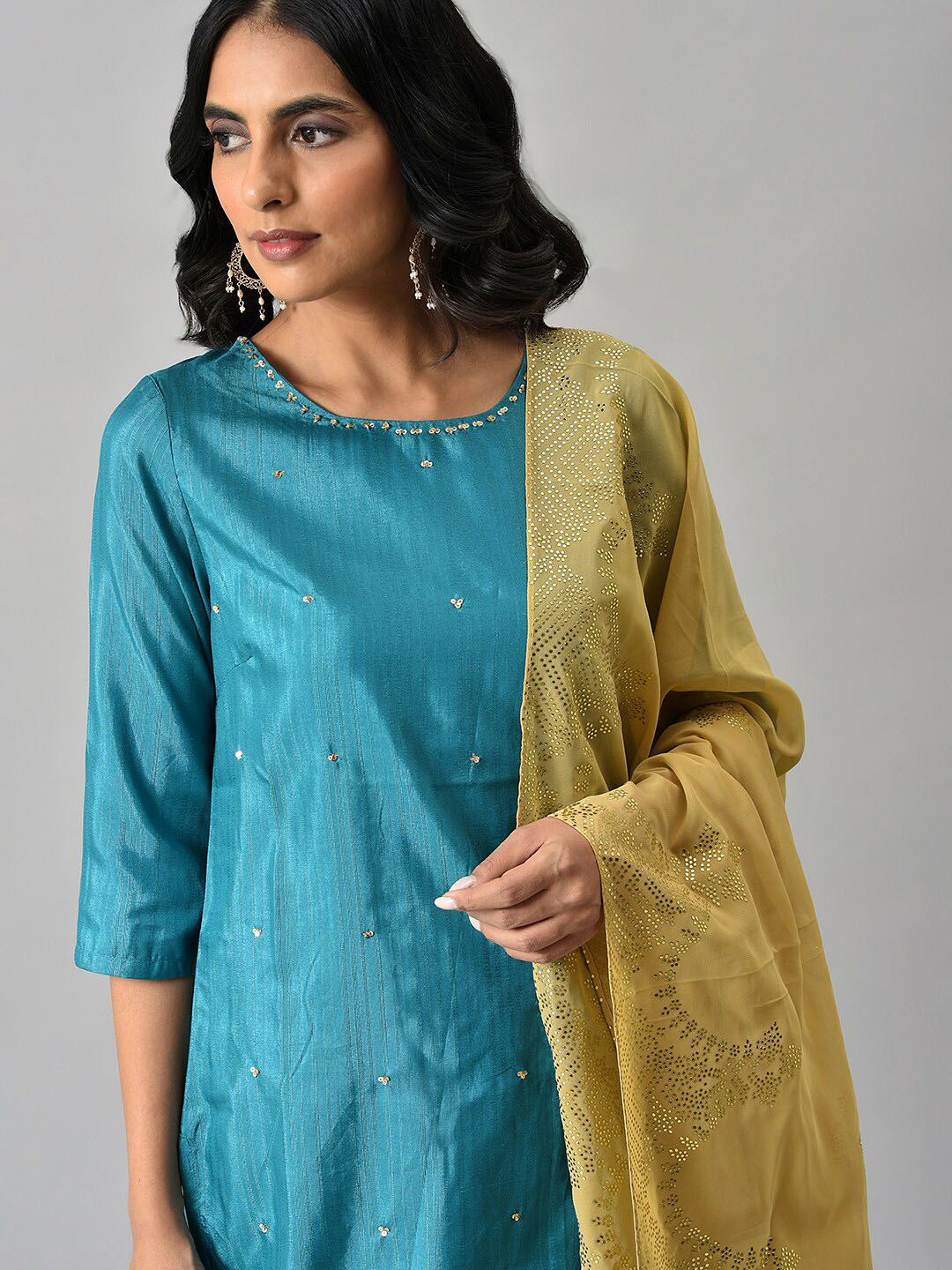 W Festive Silk Kurta With Slim Pant & Dupatta