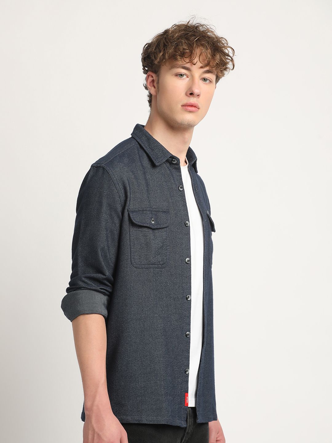 THE BEAR HOUSE Slim Fit Spread Collar Chest Pocket Chambray Pure Cotton Casual Shirt
