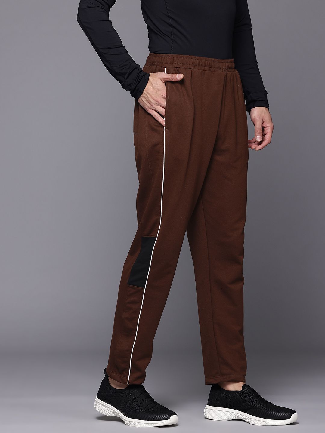 HRX by Hrithik Roshan Men Colourblocked Lifestyle Joggers
