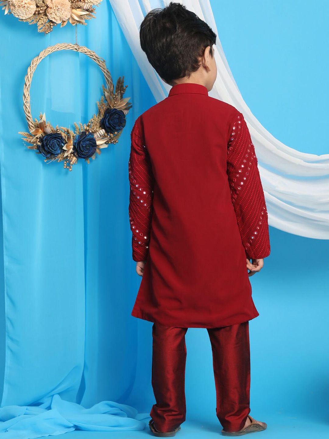 VASTRAMAY Boys Embroidered Regular Mirror Work Kurta & Pyjamas