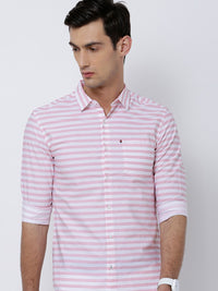 HIGHLANDER Men Coral Slim Fit Striped Shirt
