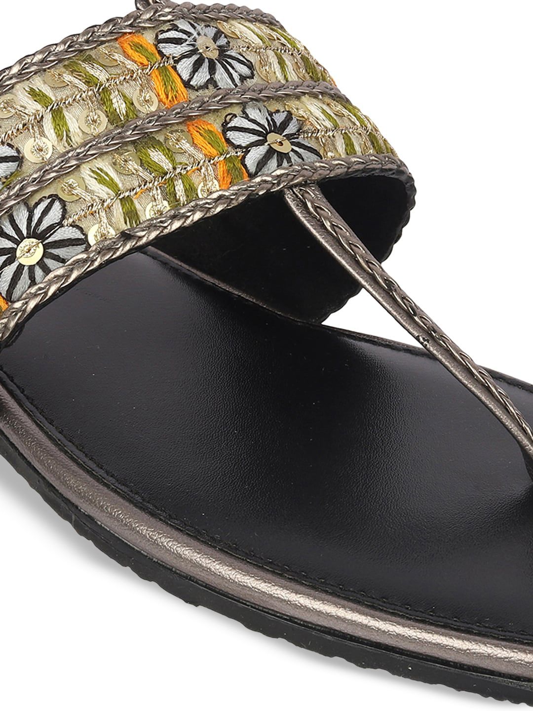 Metro Women Embellished One Toe Flats