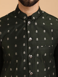 SOJANYA Lelaki Motif Etnik Hijau & Putih Jacquard Kurta & Churidar dengan Jaket Nehru