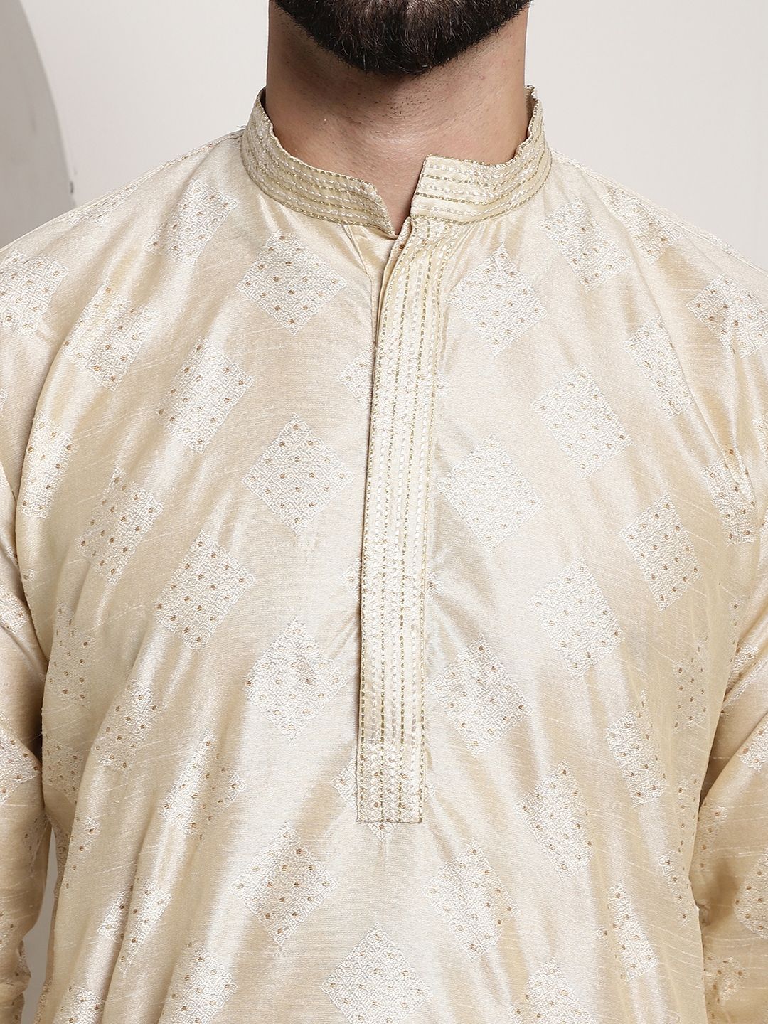 SOJANYA Geometric Woven Design Kolar Mandarin Jacquard Silk Kurta Biasa Dengan Churidar