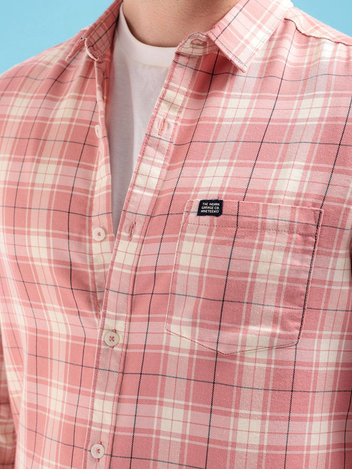 The Indian Garage Co Men Coral Pink & Off-White Cotton Smart Fit Checked Casual Shirt