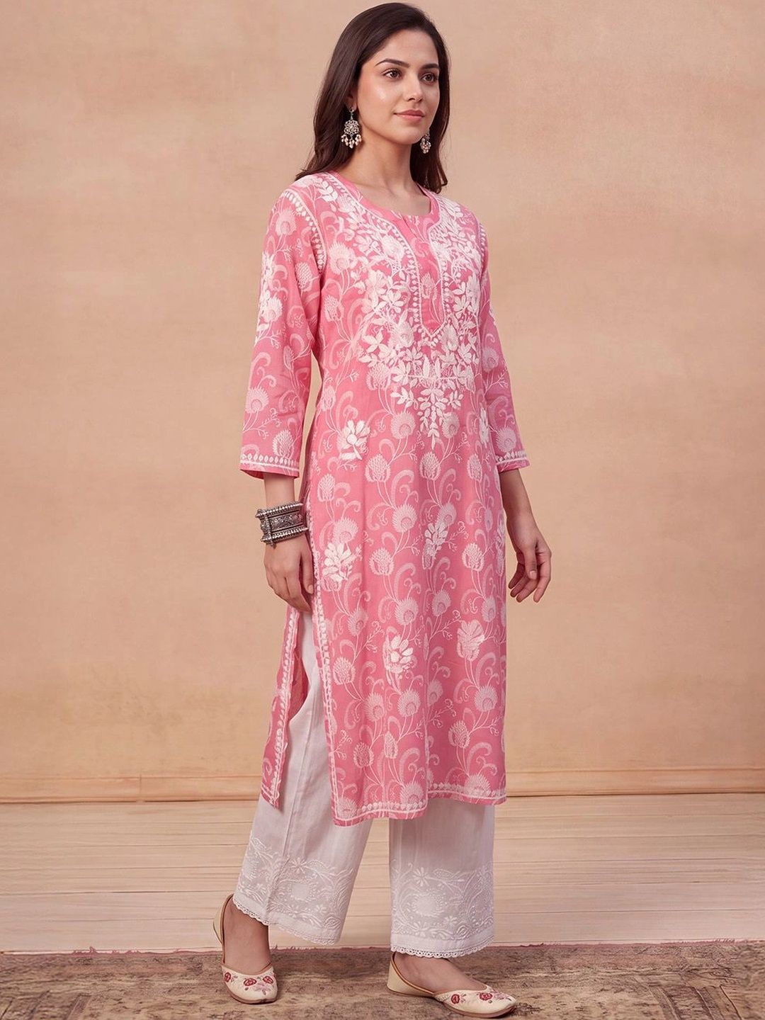 House of Chikankari Women Floral Embroidered Chikankari Kurta