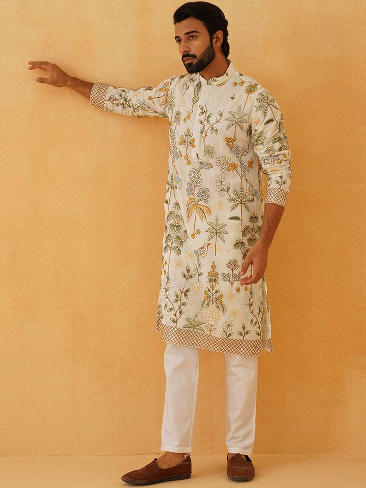SOJANYA LUXE Floral Sulam Benang Kerja Kurta Lurus Georgette Dengan Seluar