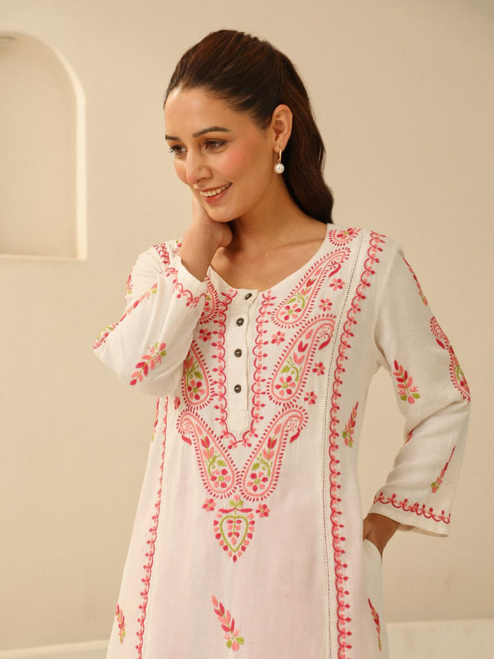 House of Chikankari Women Off White Cotton Chikankari Embroidered Kurta