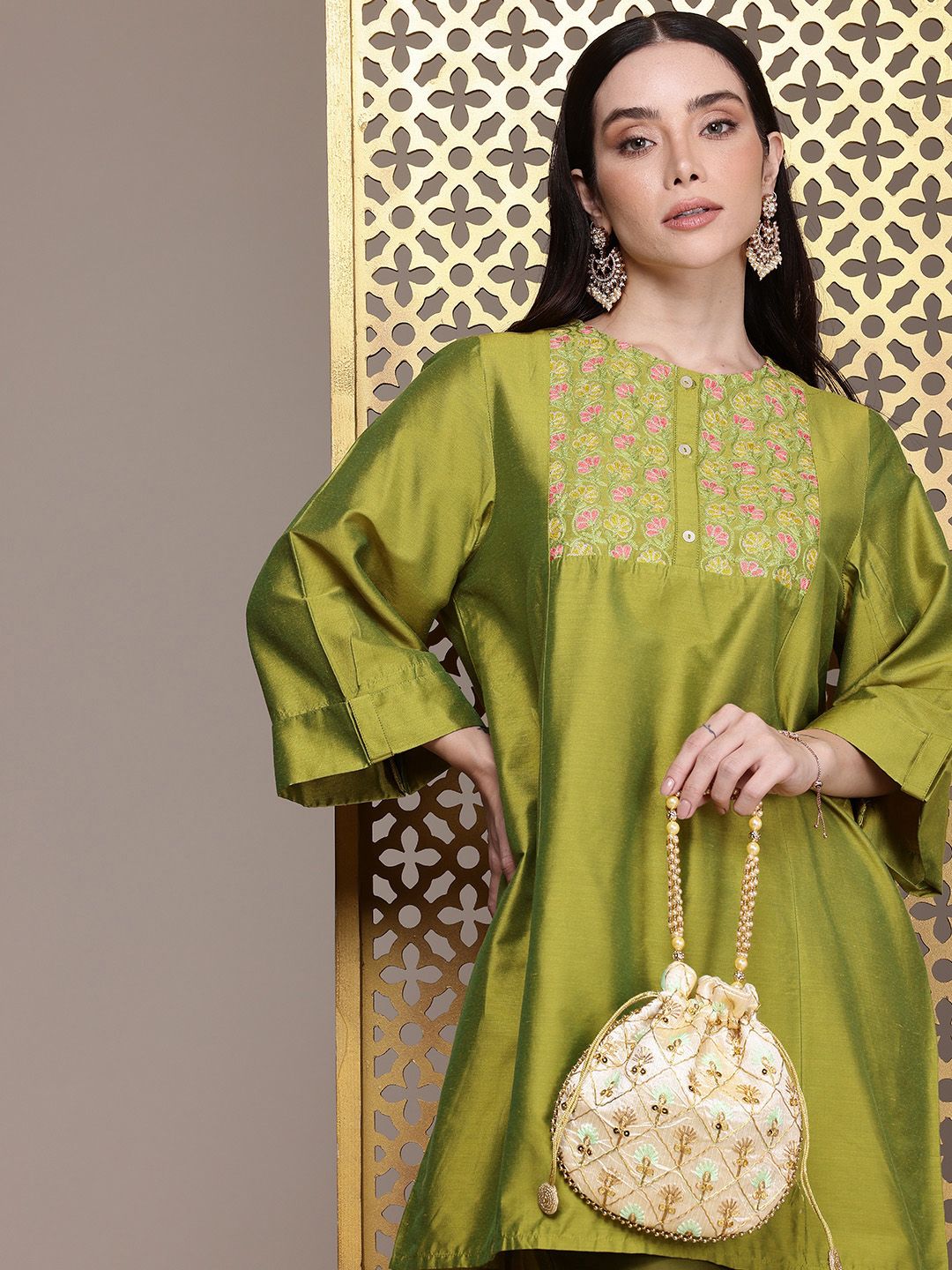 House of Pataudi Ethnic Motifs Embroidered Regular Jashn Kurti With Trousers