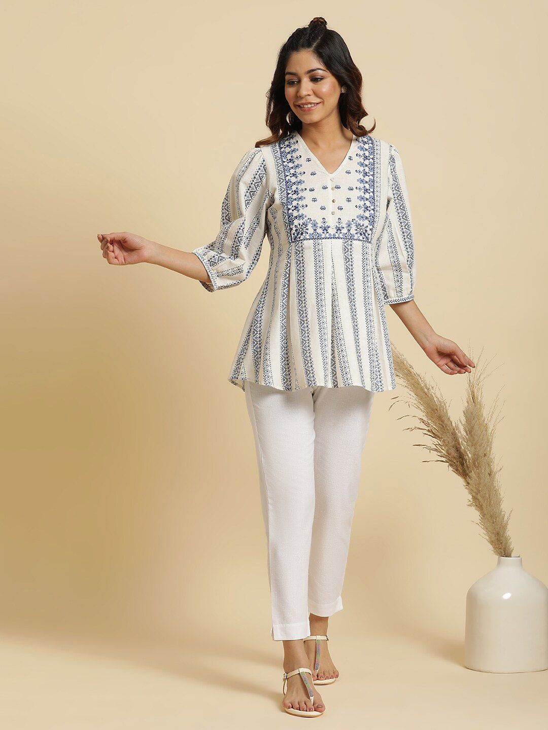 W White Geometric Printed V-Neck Cotton A-Line Longline Top