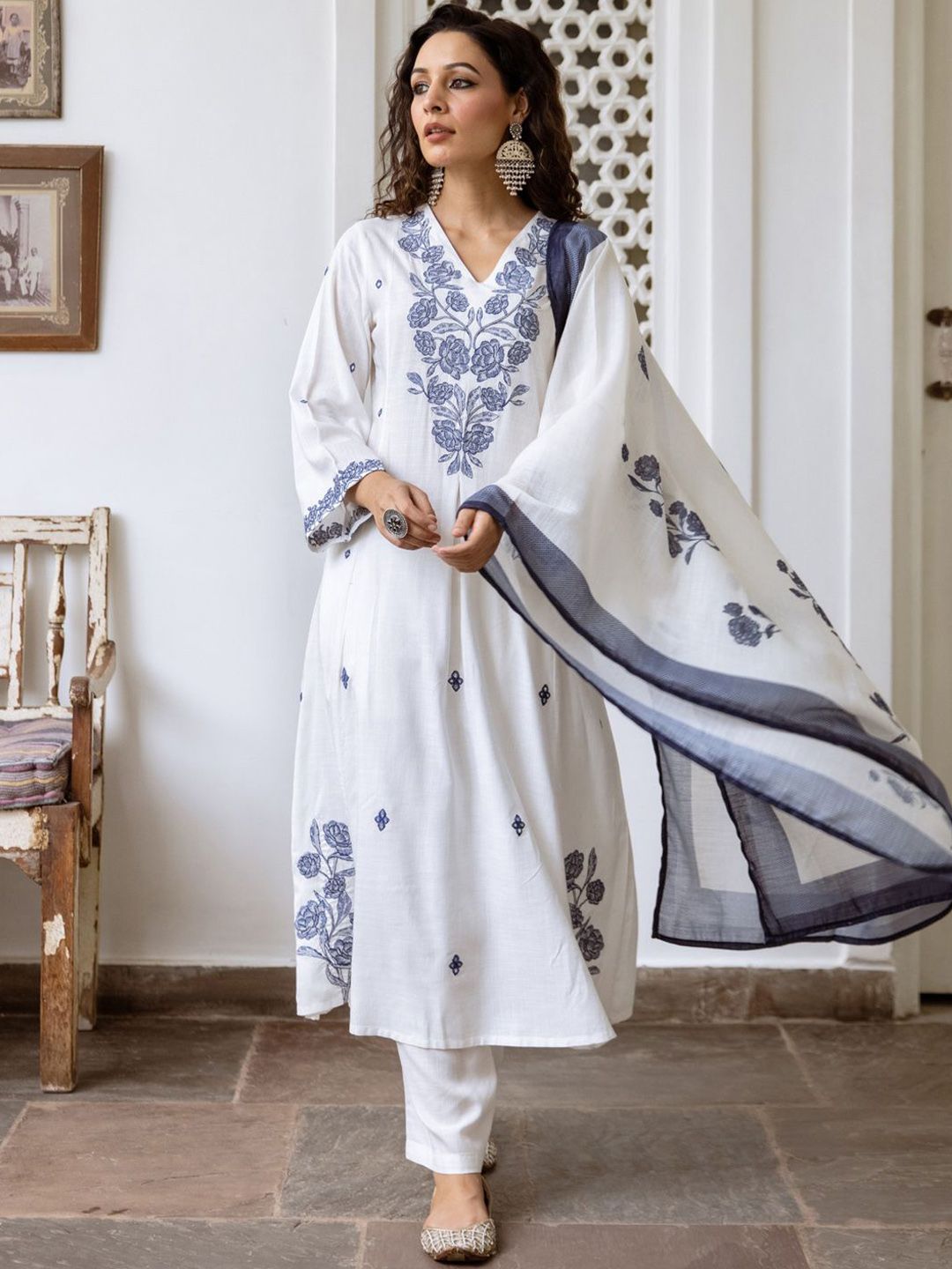 Indo Era Women Floral Embroidered Regular Thread Work Pure Cotton Kurta with Trousers & With Dupatta