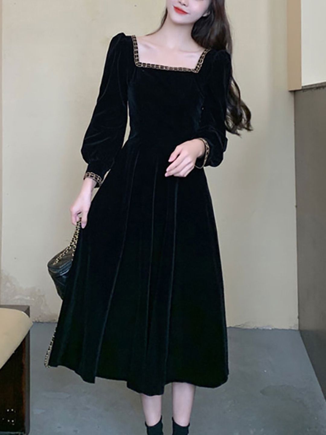 Pakaian Lengan Puff Dressberry Fit & Flare