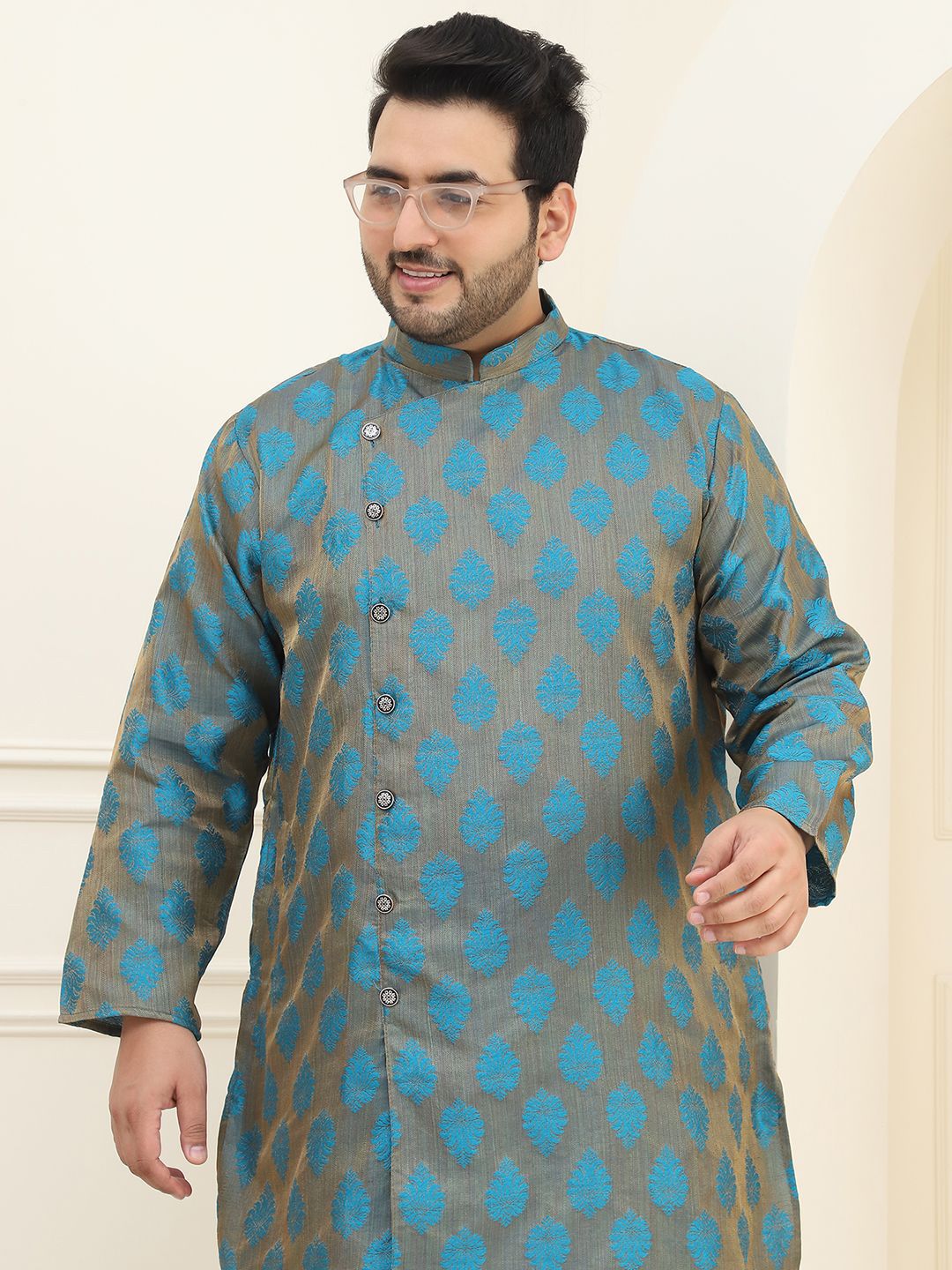 SOJANYA PLUS Plus Size Ethnic Motifs Thread Work Straight Kurta with Pyjamas