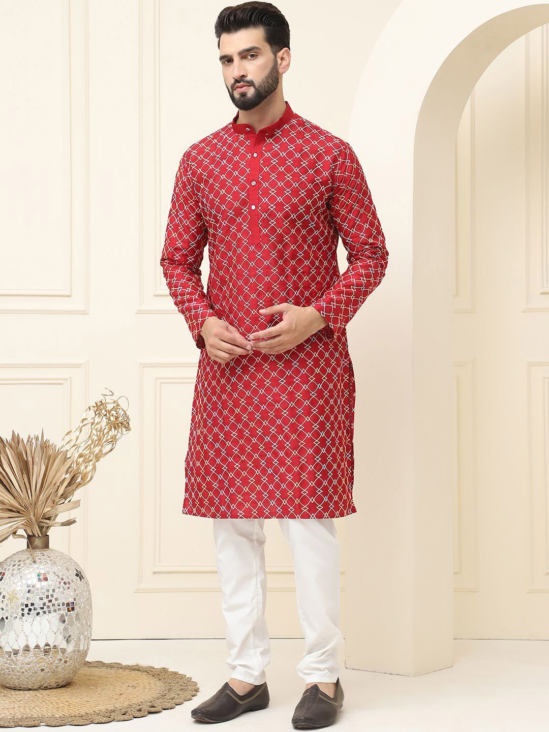 SOJANYA Geometric Embroidered Regular Thread Work Cotton Silk Kurta With Pyjama