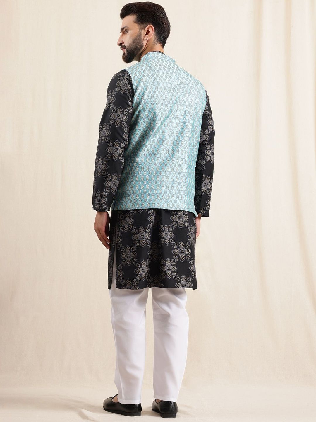 Anouk Men Ethnic Motifs Printed Kurta with Pyjamas & Nehru Jacket