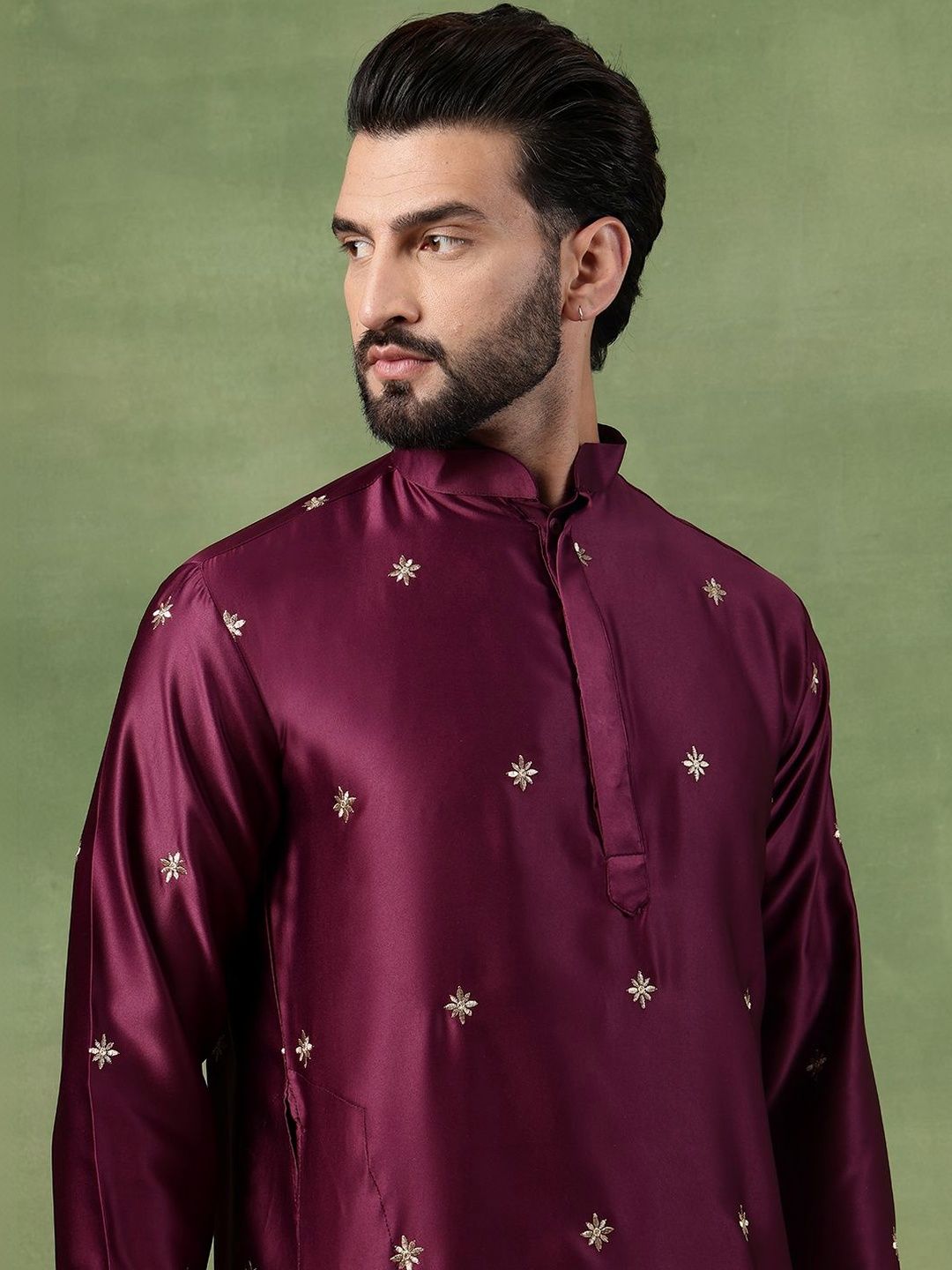 SOJANYA Men Floral Embroidered Thread Work Kurta