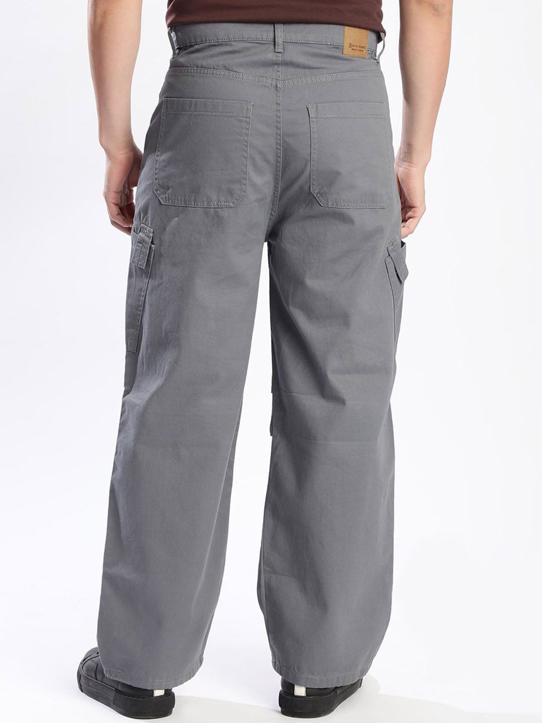 Bene Kleed Men Loose Fit High-Rise Cargo Trouser