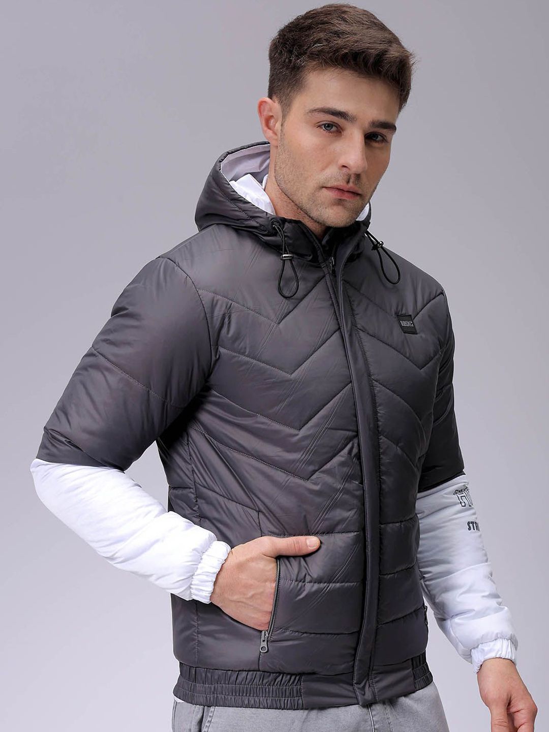 The Indian Garage Co Men Colourblocked Lightweight Puffer Jacket with Patchwork