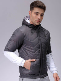 The Indian Garage Co Men Colourblocked Lightweight Puffer Jacket with Patchwork