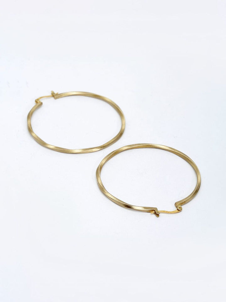 DressBerry Gold-Plated Contemporary Circular Hoop Earrings
